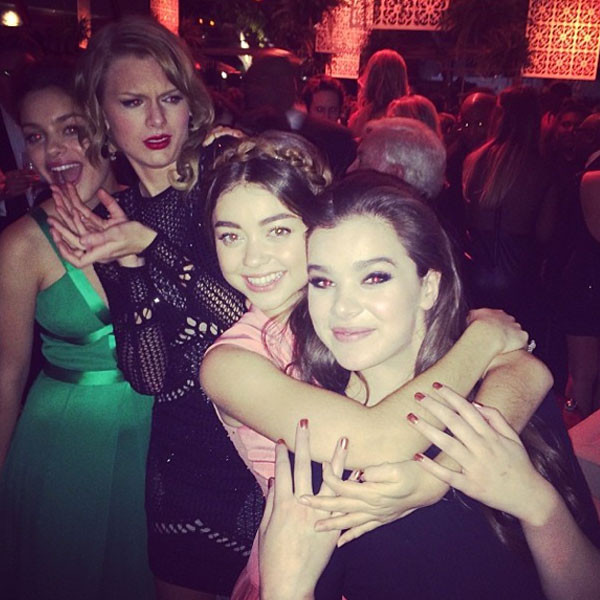 Taylor Swift, Sarah Hyland, Instagram, Golden Globes Taylor Swift, Sarah Hyland, Instagram, Golden Globes
